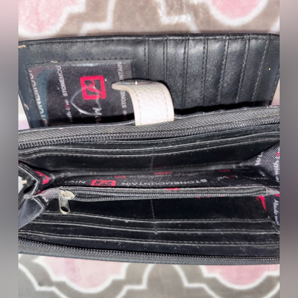 Stone Mountain Black and Cream Leather Zip Wallet Pebbled Two Tone Organizer - Picture 5 of 5